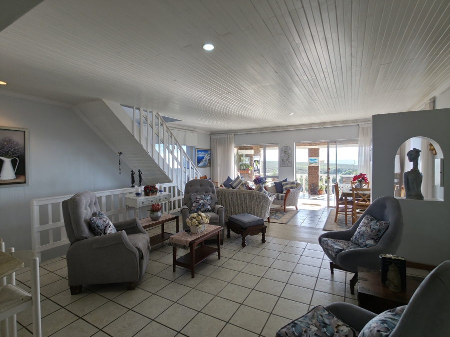 3 Bedroom Property for Sale in Wavecrest Eastern Cape